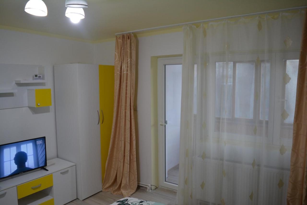Green Rooms Hunedoara Exterior photo